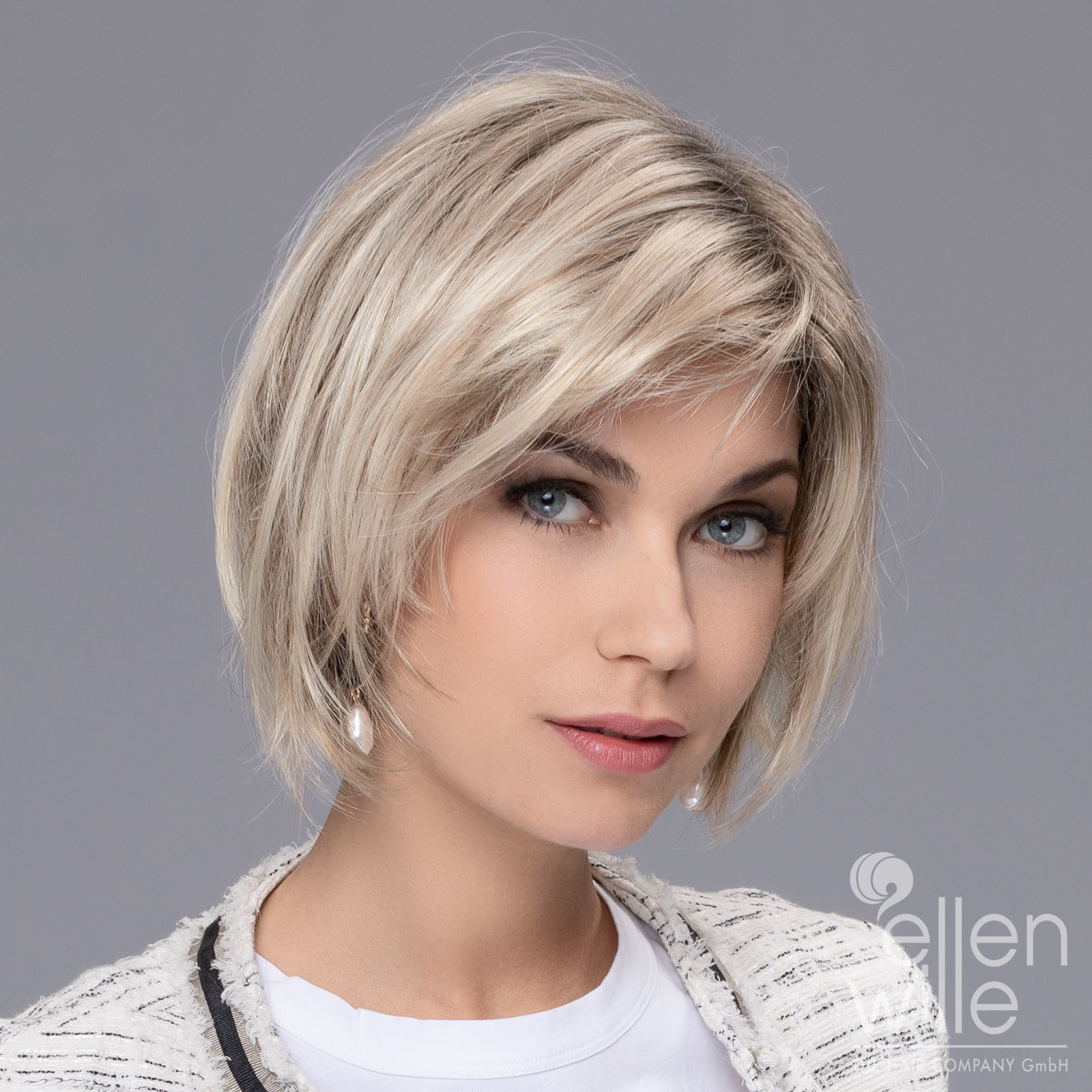 Peruca bob scurt par drept filat French_1.jpg Peruca sintetica model French de la compania Germana Ellen Wille